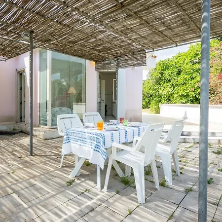 Guesthost - Cristina Apartment