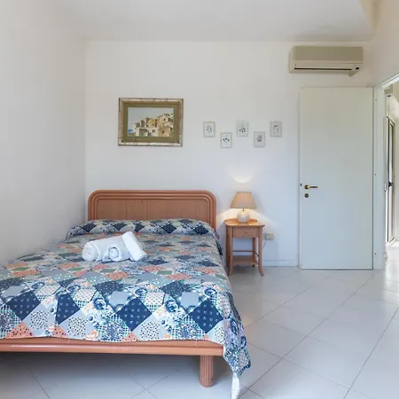 Guesthost - Cristina Apartment *