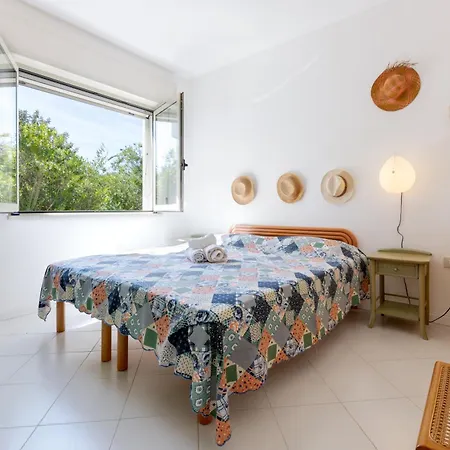 Guesthost - Cristina Apartment